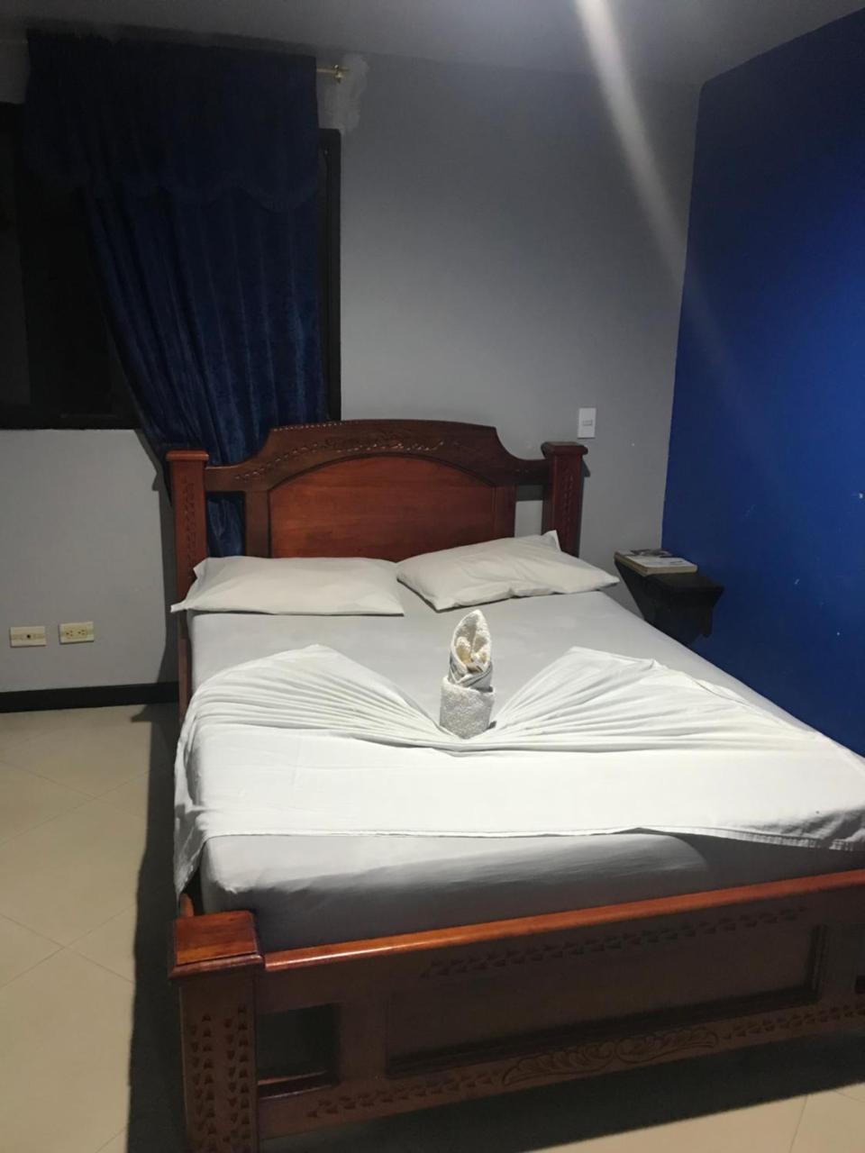 Hotel Calipso マリニリャ エクステリア 写真