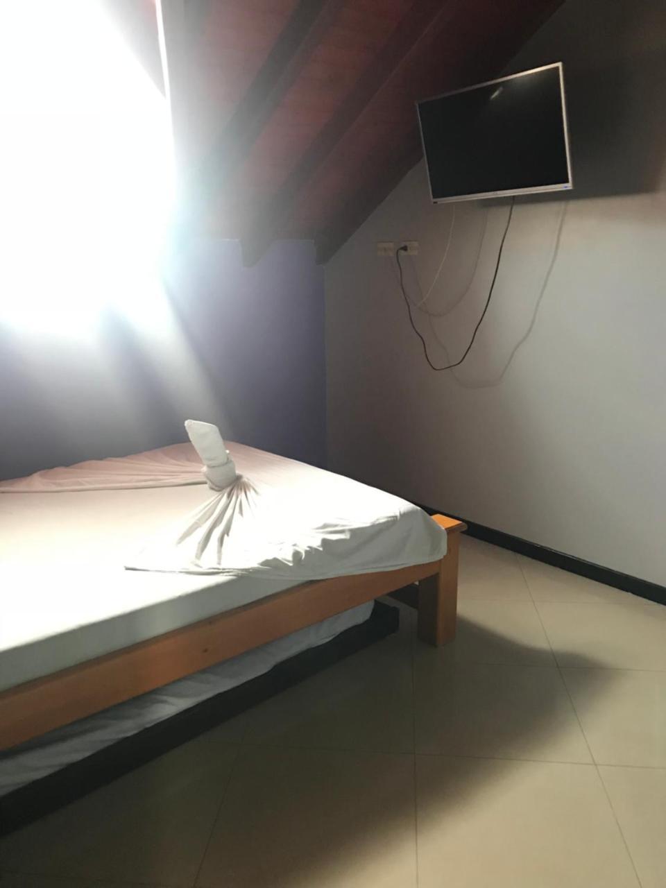 Hotel Calipso マリニリャ エクステリア 写真