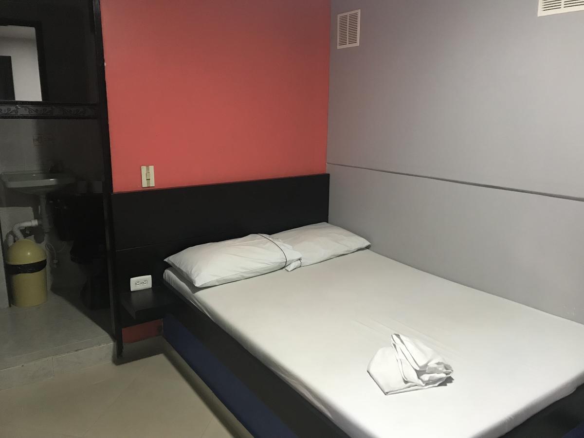 Hotel Calipso マリニリャ エクステリア 写真