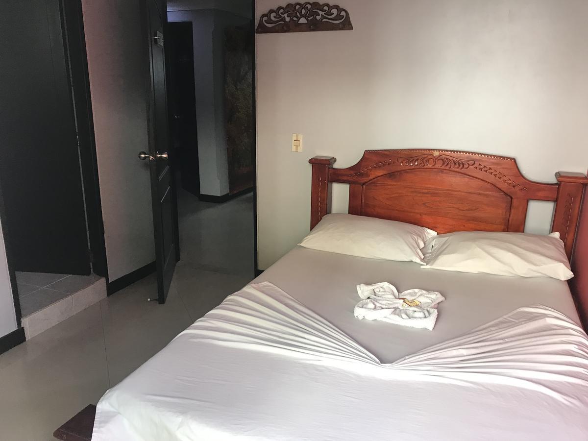 Hotel Calipso マリニリャ エクステリア 写真